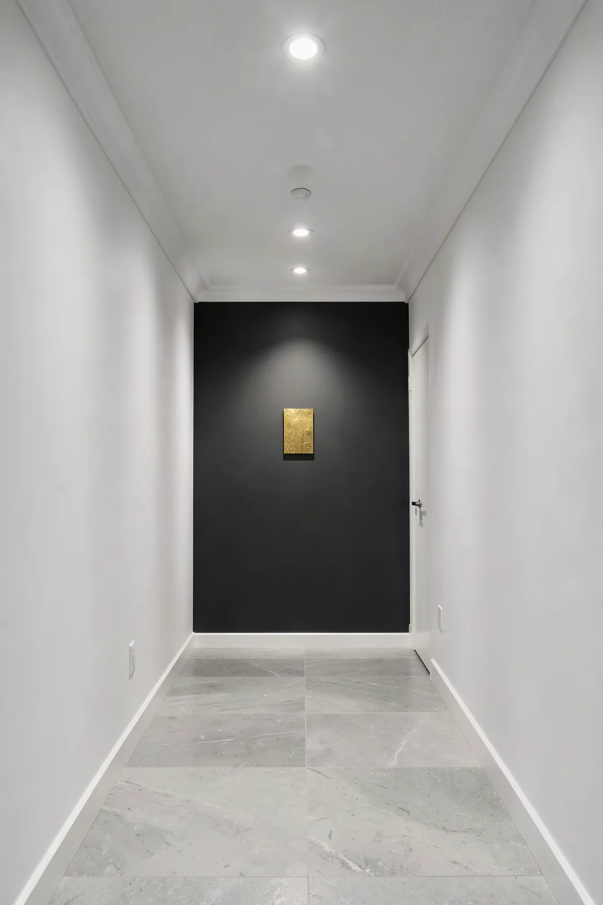 39 Long Narrow Hallway Decorating Ideas - BambRise