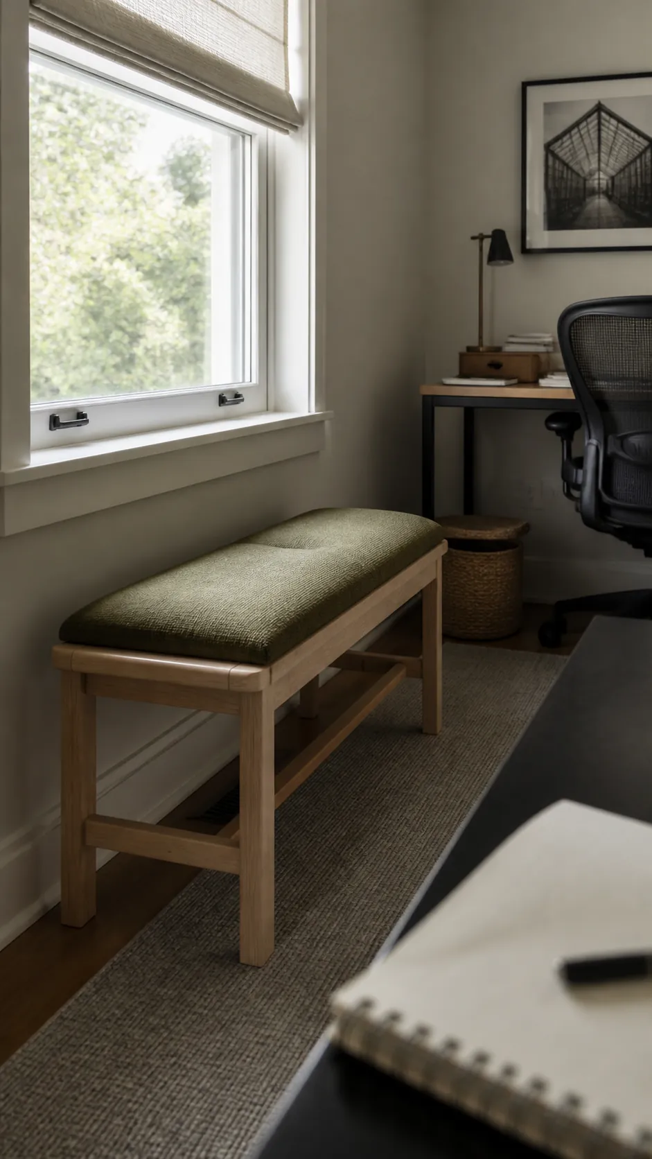 Office Reset Seat for a compact and practical window nook