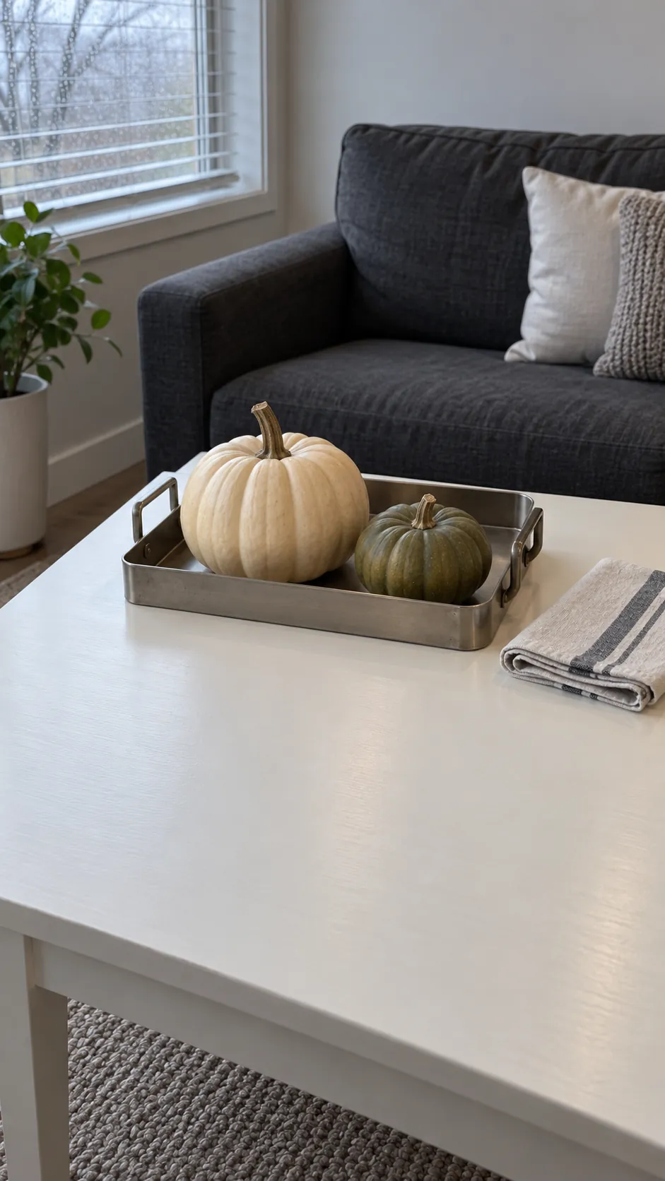 Removable pumpkin tray with accessible tabletop around it