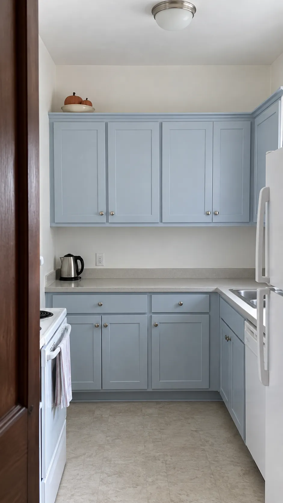 Decide whether the gap needs anything for above cabinet fall kitchen decor