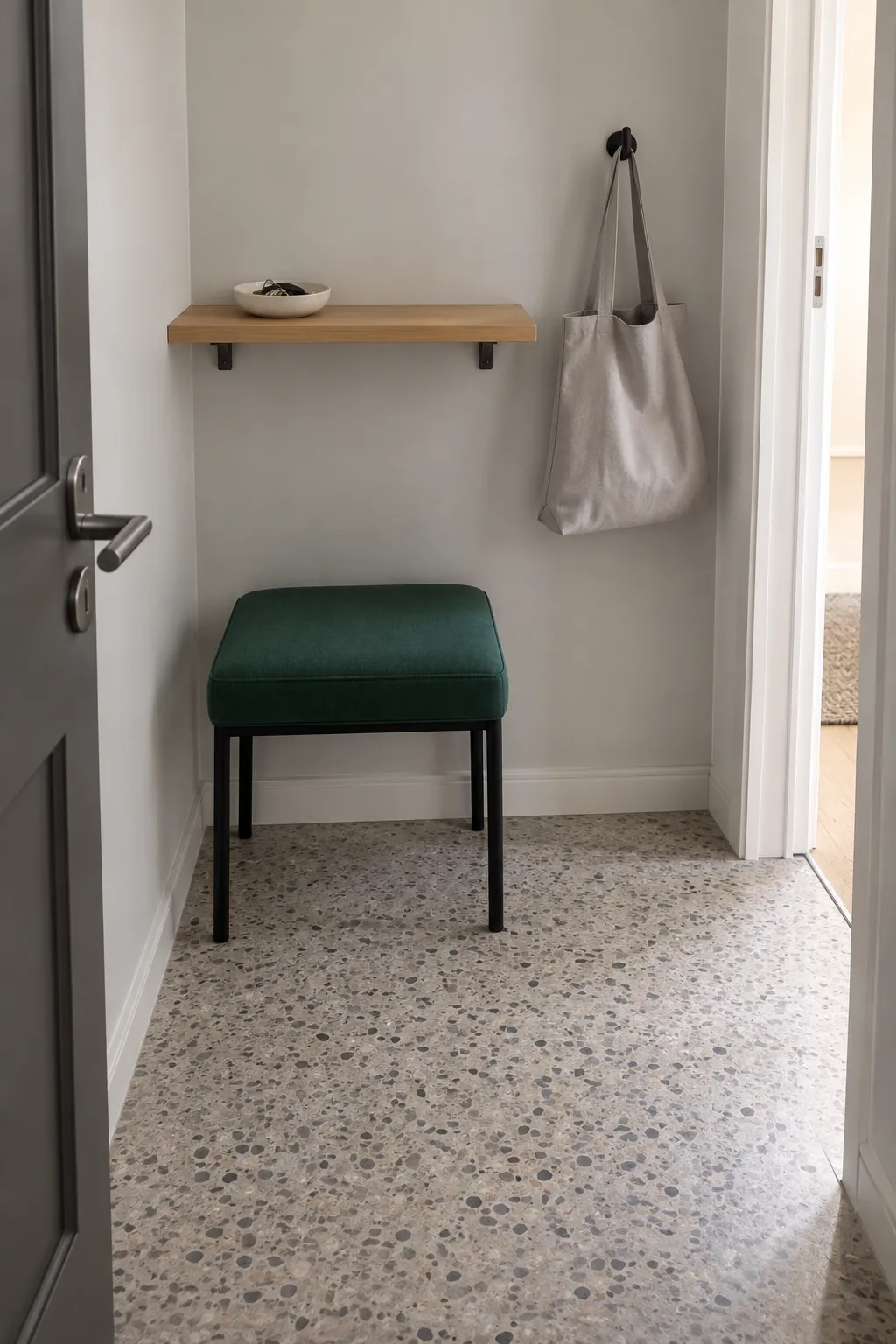 Jade entryway small accent