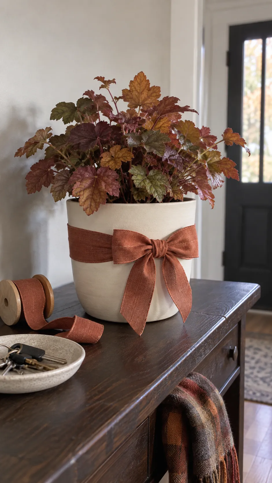 Seasonal Ribbon on a Cachepot on a real plant pot in a home setting