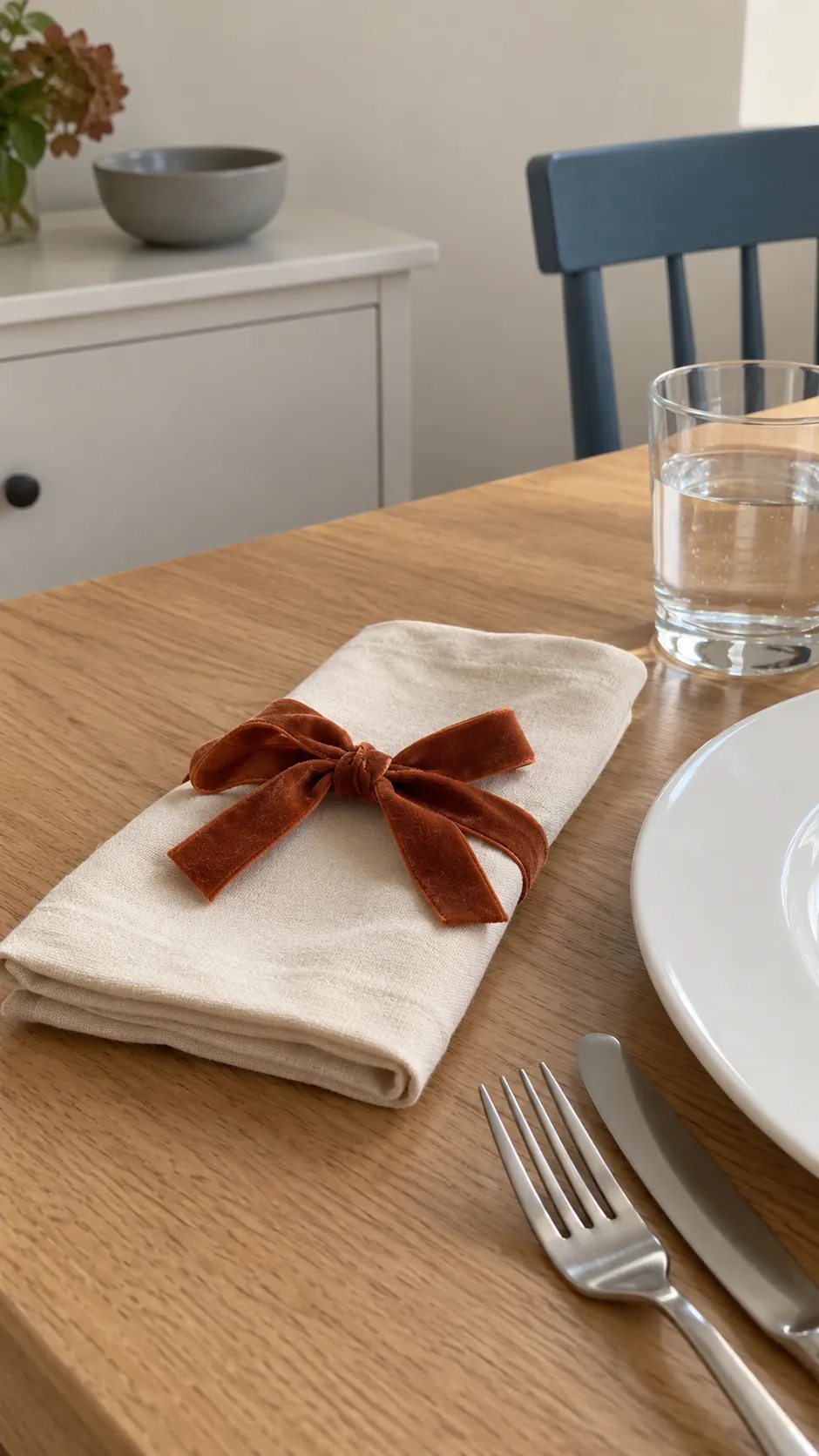 Velvet Ribbon That Slips off Easily at a practical modern Thanksgiving setting