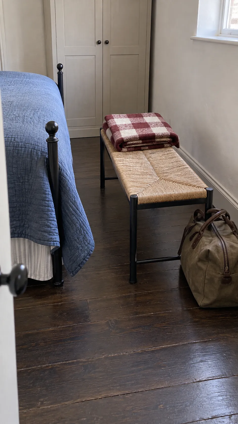 Dress the luggage spot with useful fabric in a practical Christmas guest bedroom
